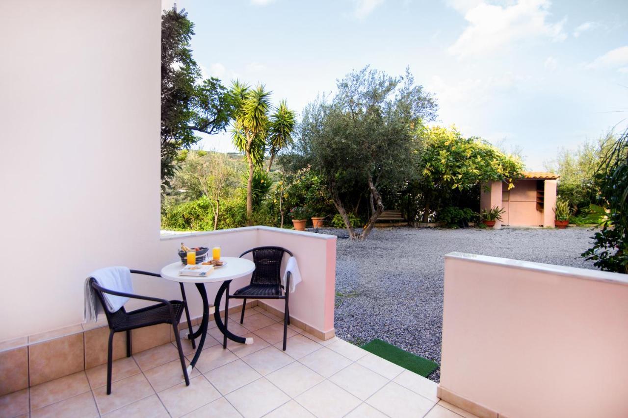 Aphrodite Studios & Apartment Bali  Exterior photo