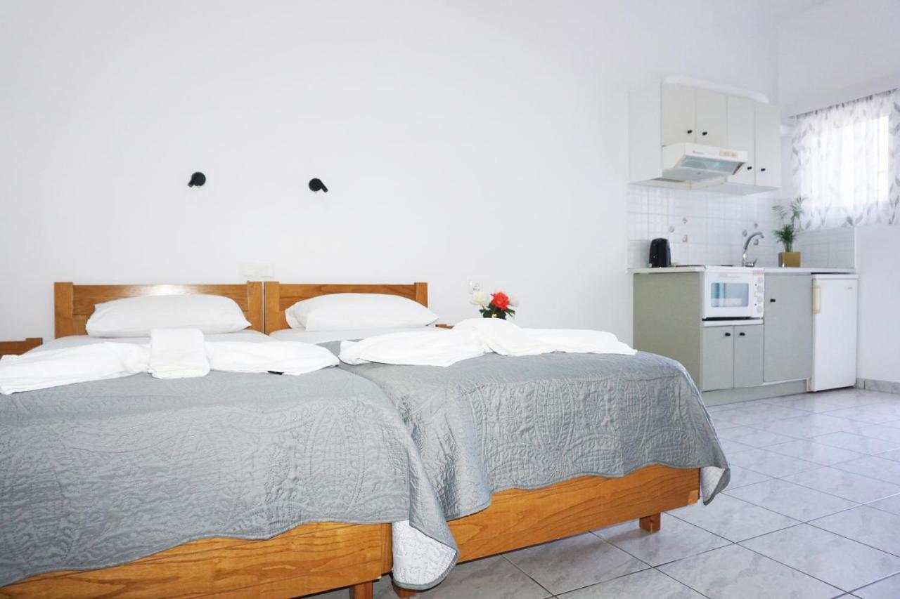 Aphrodite Studios & Apartment Bali  Exterior photo